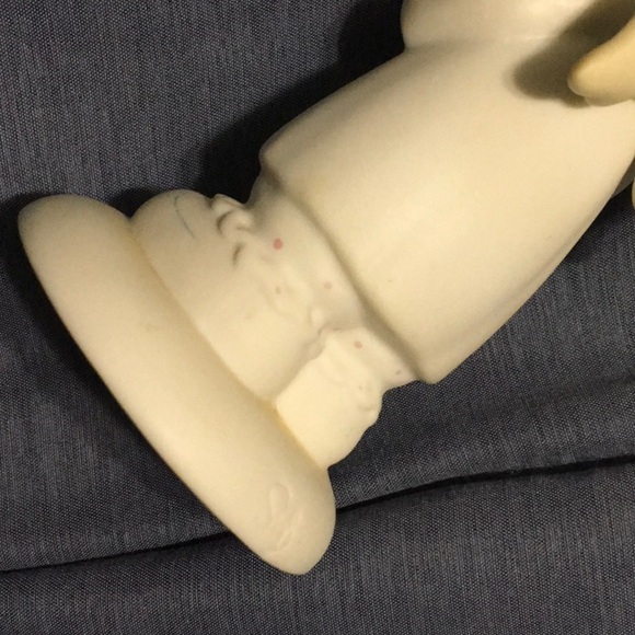 Precious Moments Angel of Mercy 102482 about 5-1/2” high 1986 vintage - Picture 6 of 7